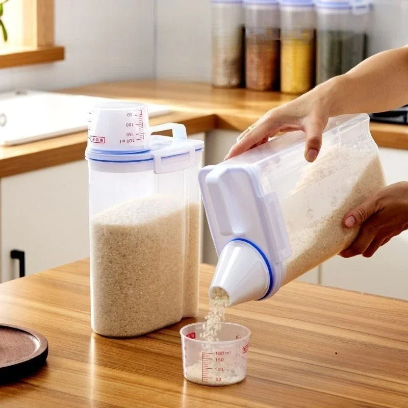 1 Contenedor Hermético para Alimentos de Mascotas, 1.5kg/2kg con Taza, Tarro Sellado de Plástico para Alimentos Secos para Perros y Gatos, Incluye Cuchara Medidora