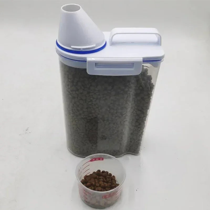 1 Contenedor Hermético para Alimentos de Mascotas, 1.5kg/2kg con Taza, Tarro Sellado de Plástico para Alimentos Secos para Perros y Gatos, Incluye Cuchara Medidora